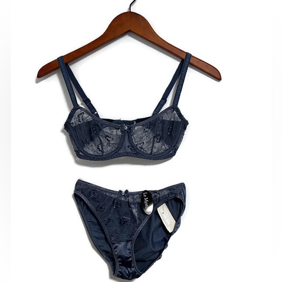 NWT Lara bra 3 pc set,blue,beautiful embroidery 36b, sting bikini & thong,large. - Picture 7 of 7